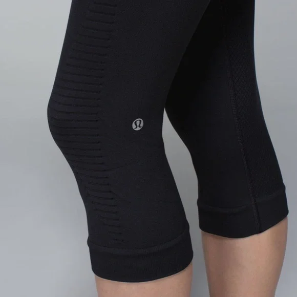 Lululemon In The Flow Crop II *pattern - Picture 2 of 4